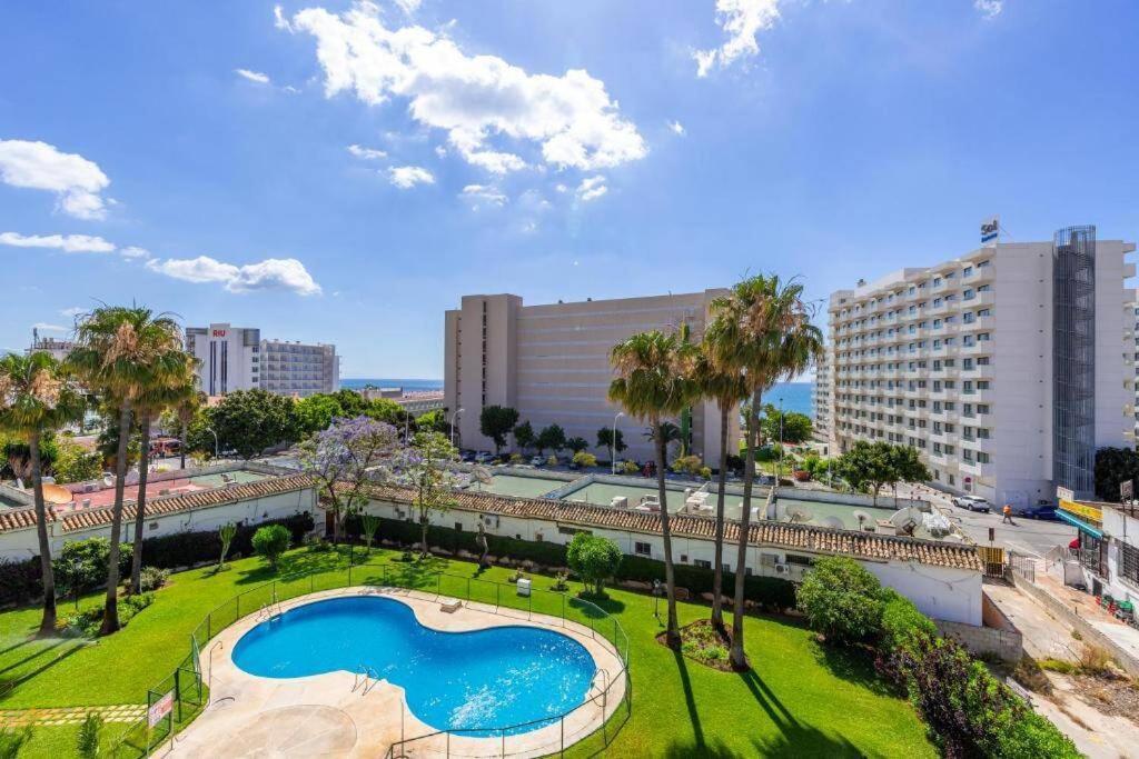 Carihuela Front Beach 토레몰리노스 외부 사진