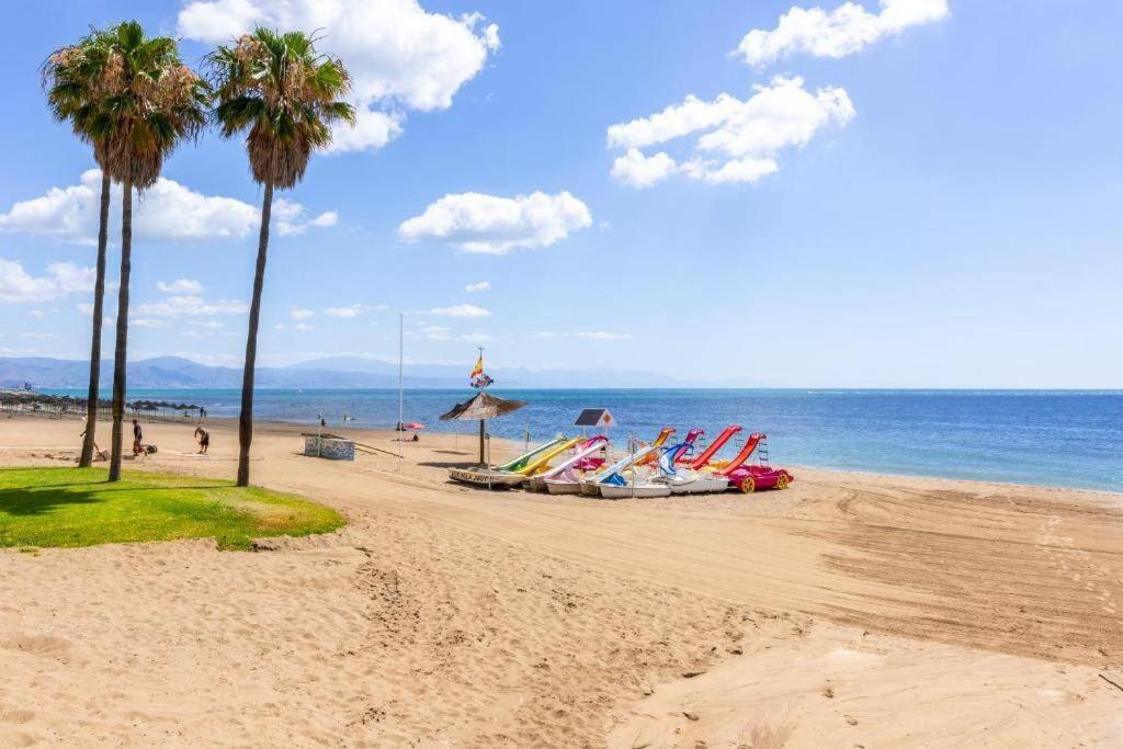 Carihuela Front Beach 토레몰리노스 외부 사진